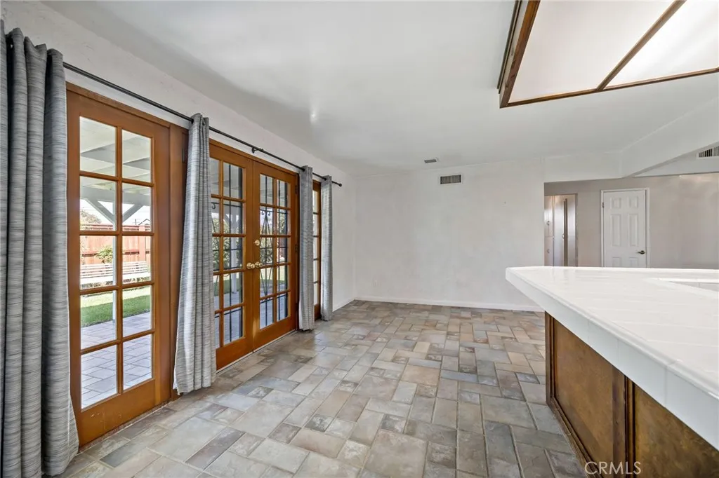 https://cdn.realtyfeed.com/cdn/127/306436182/a799c451c2bb73660b5256982176c626.webp