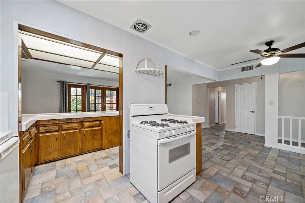 https://cdn.realtyfeed.com/cdn/127/306436182/b3045a1288611d45a8a5e6ac9cf13c88.webp