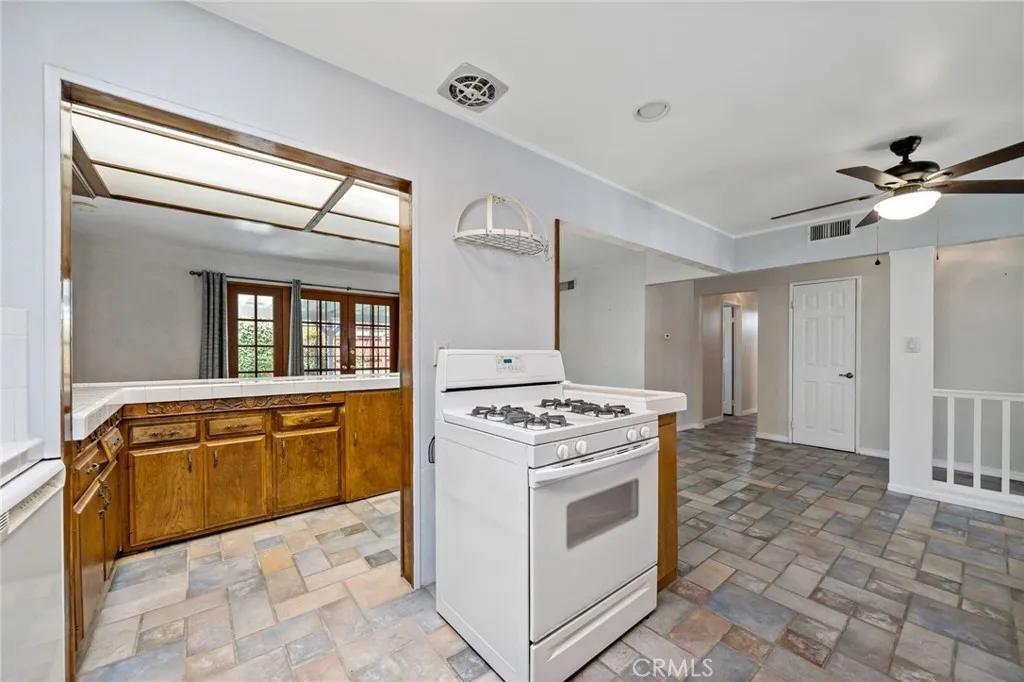 https://cdn.realtyfeed.com/cdn/127/306436182/c2522059b0c2972ab7b9c82e7f2851f6.webp