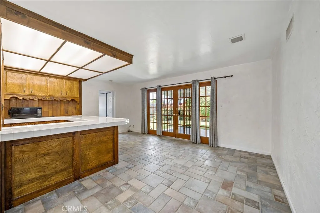 https://cdn.realtyfeed.com/cdn/127/306436182/c356c69d02343107f54c5e070b9585a0.webp