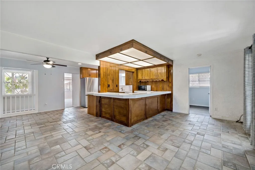 https://cdn.realtyfeed.com/cdn/127/306436182/d321e1242962400e8b5570d03aaad16d.webp