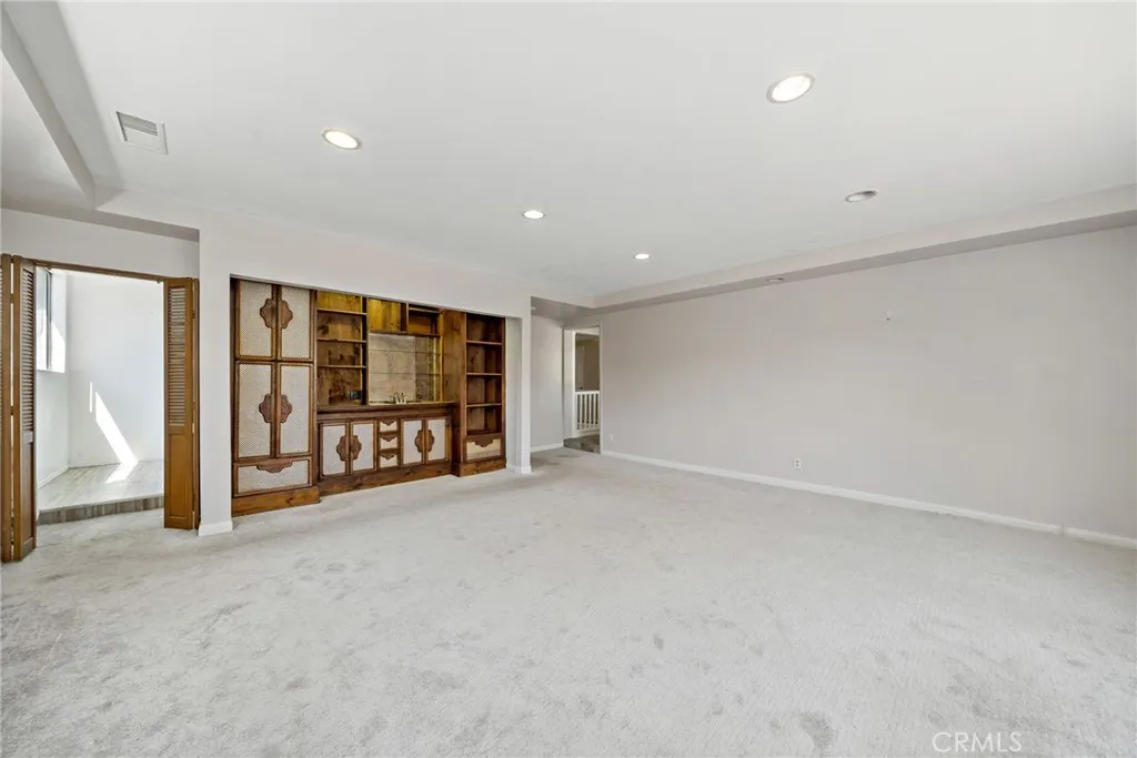 https://cdn.realtyfeed.com/cdn/127/306436182/ee1da90c4afb5f17859485018ec2021c.webp