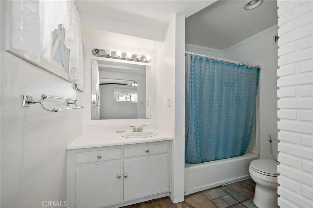 https://cdn.realtyfeed.com/cdn/127/306436182/f78acebc6f3c3d5552ad8118b3cd3a42.webp