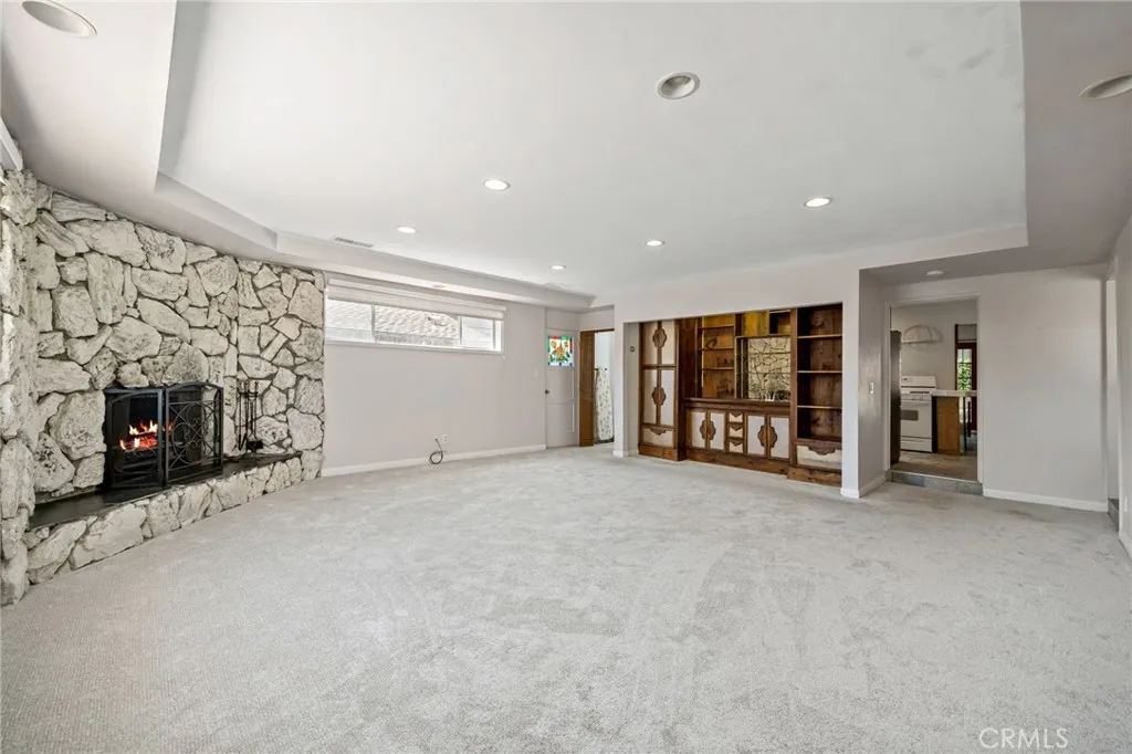 https://cdn.realtyfeed.com/cdn/127/306436182/fb5e9d5ffdfa28ca452a78cca5bc28d2.webp