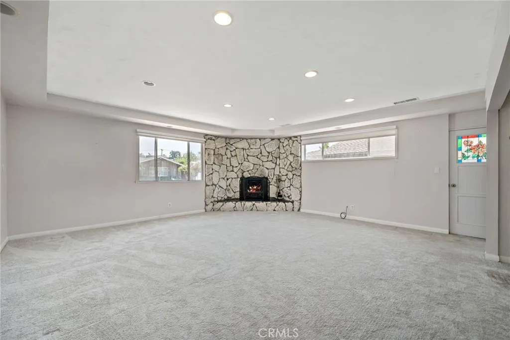 https://cdn.realtyfeed.com/cdn/127/306436182/fcf77a065993eb42b61dd4f8a8d5e2af.webp