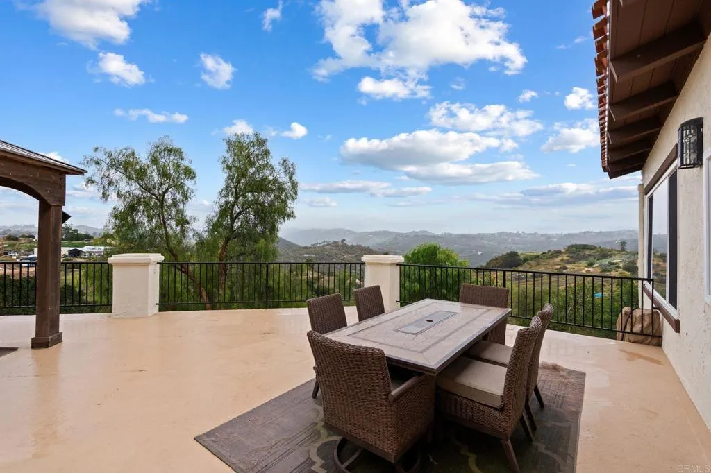 https://cdn.realtyfeed.com/cdn/127/306436210/28f61f187d68cc503729460a03bf47a5.webp