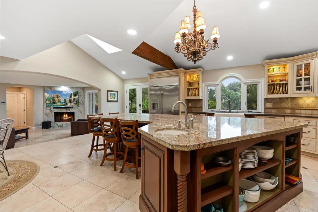 https://cdn.realtyfeed.com/cdn/127/306436210/647e1dd0098d1d53b6a59f86d13f4a8c.webp