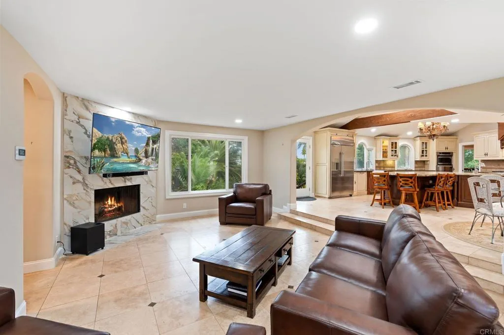 https://cdn.realtyfeed.com/cdn/127/306436210/f3471f28fb23e495951a39065ca04b2f.webp