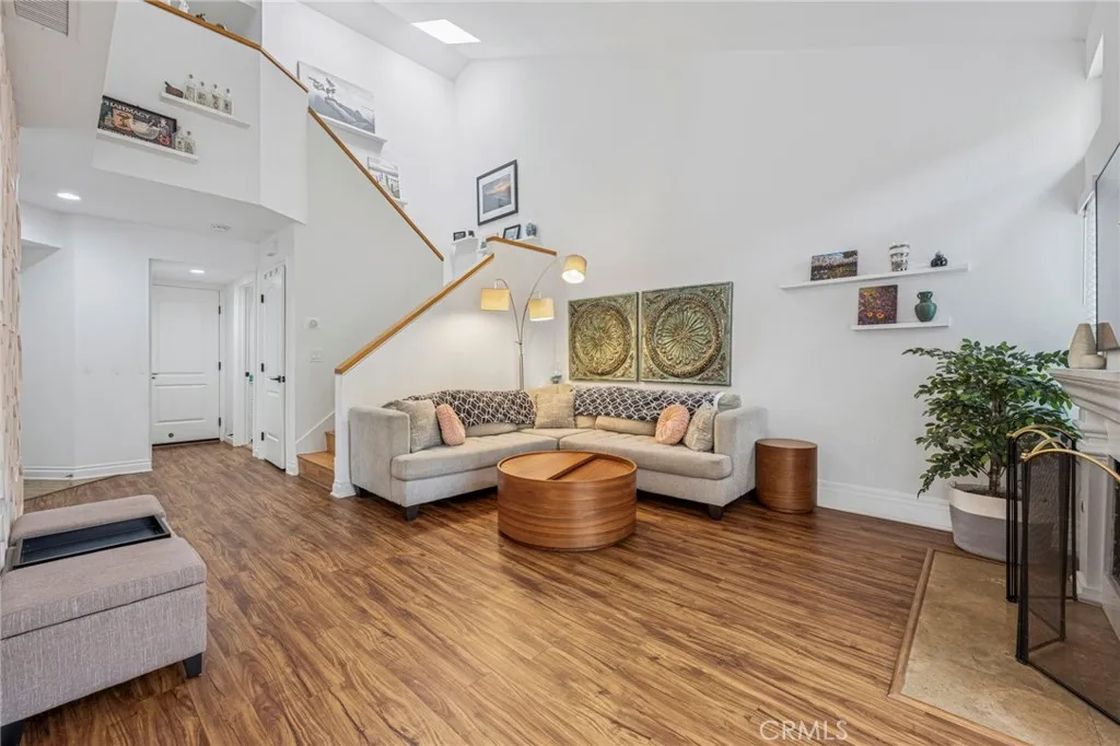 https://cdn.realtyfeed.com/cdn/127/306436212/e4f9b3639ba288993a6c732931b07b96.webp