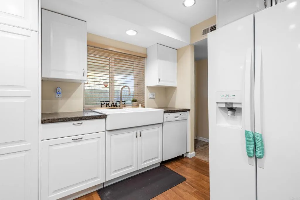 https://cdn.realtyfeed.com/cdn/127/306436236/44ed0dc7a884b20ca323ab9875efd450.webp