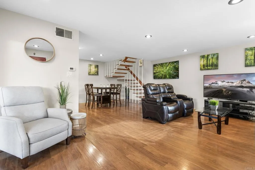 https://cdn.realtyfeed.com/cdn/127/306436236/523b081e7dbac1974c68345ceade5144.webp