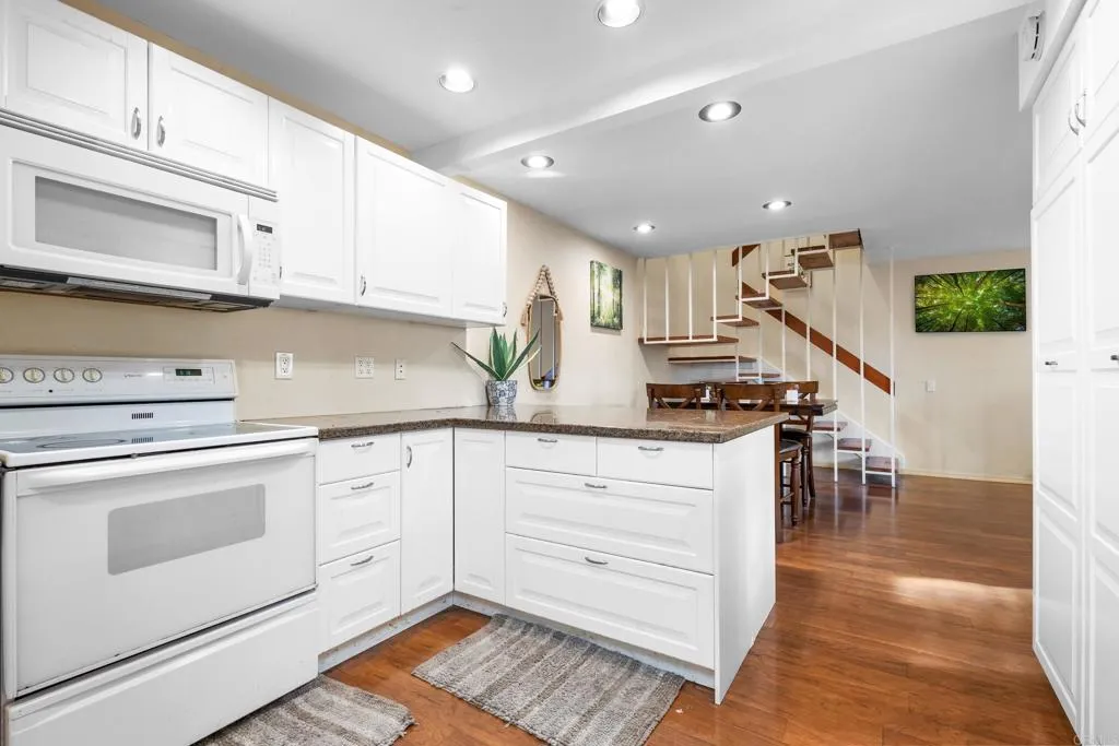 https://cdn.realtyfeed.com/cdn/127/306436236/70dbdd422469817a7219761739f0ae9f.webp