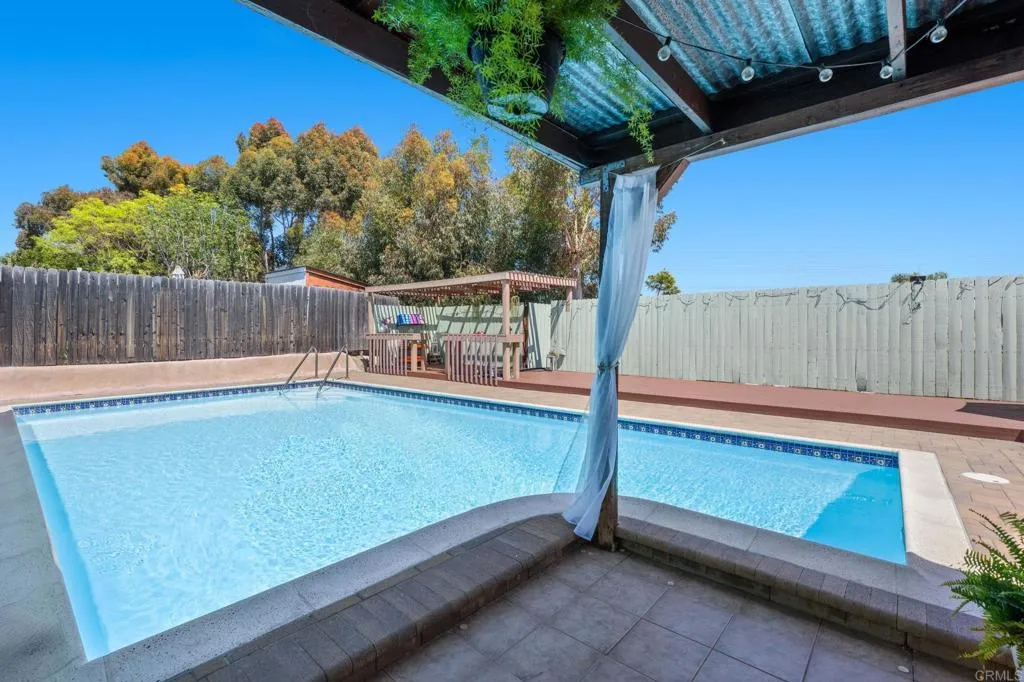 https://cdn.realtyfeed.com/cdn/127/306436389/107b81af307fc1f3016be99807e3e28c.webp
