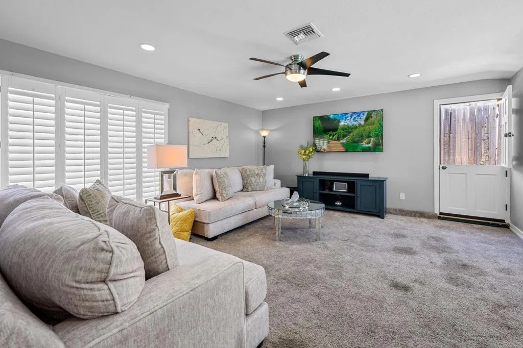 https://cdn.realtyfeed.com/cdn/127/306436389/9bad3e232f44bc84e70b83e3b0fc3e2b.webp