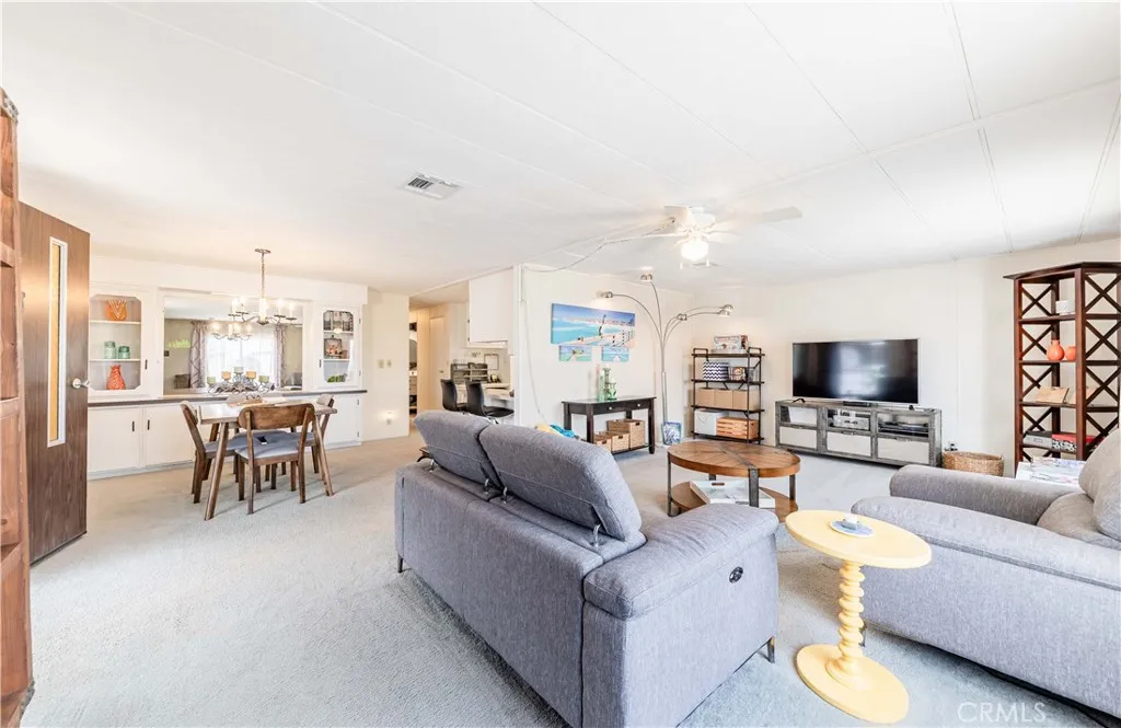 https://cdn.realtyfeed.com/cdn/127/306436484/bbef570bd336b7d9c10010ad4fb0e3da.webp