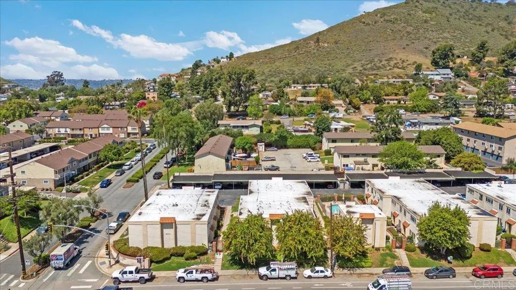 https://cdn.realtyfeed.com/cdn/127/306436486/559d3900351ed3e3ba940553a30e1cf8.webp