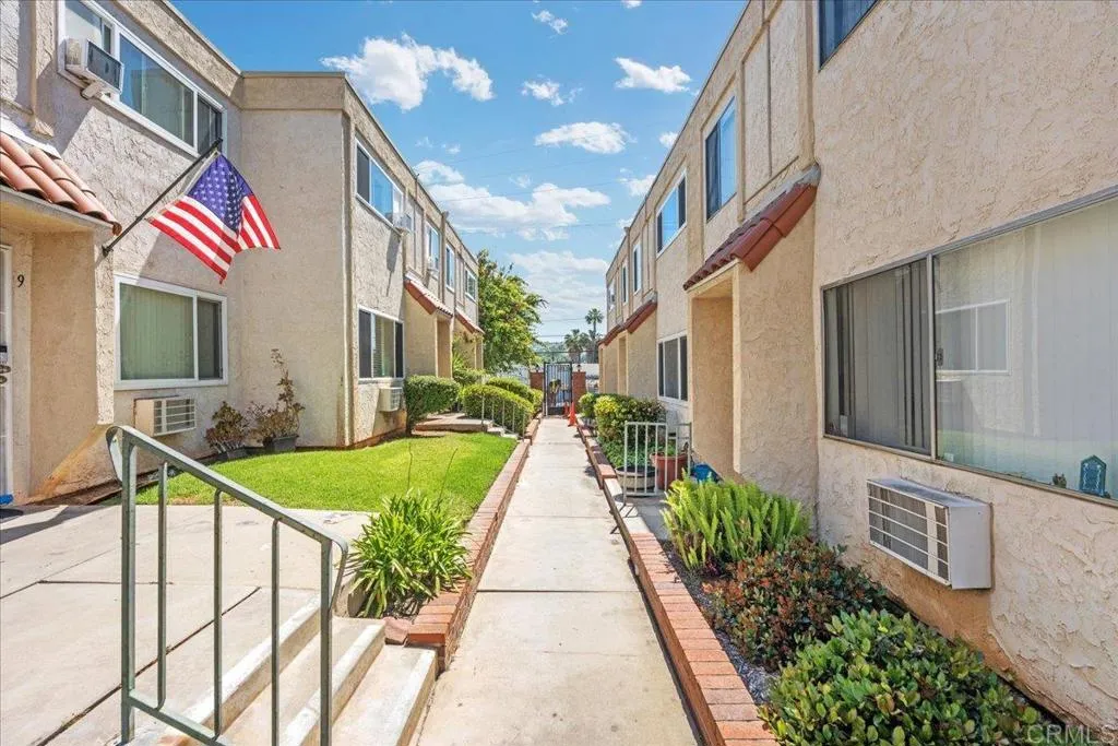 https://cdn.realtyfeed.com/cdn/127/306436486/61e5003f0bda9e0ef28854b41d406b35.webp