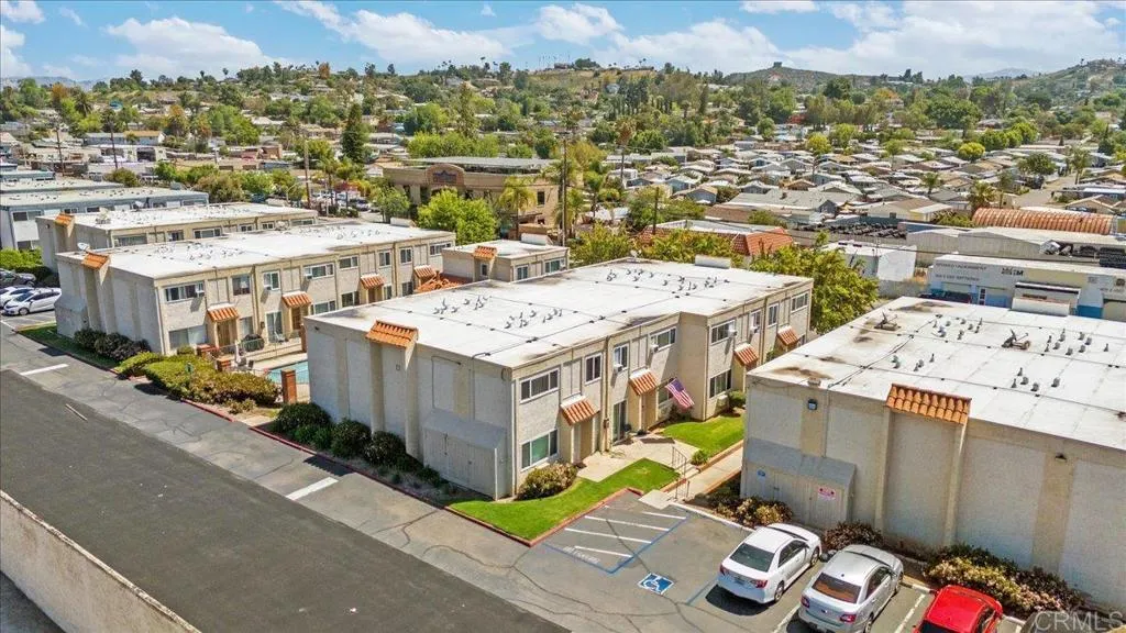 https://cdn.realtyfeed.com/cdn/127/306436486/fcb94c240348401cbf4988ca74c32831.webp