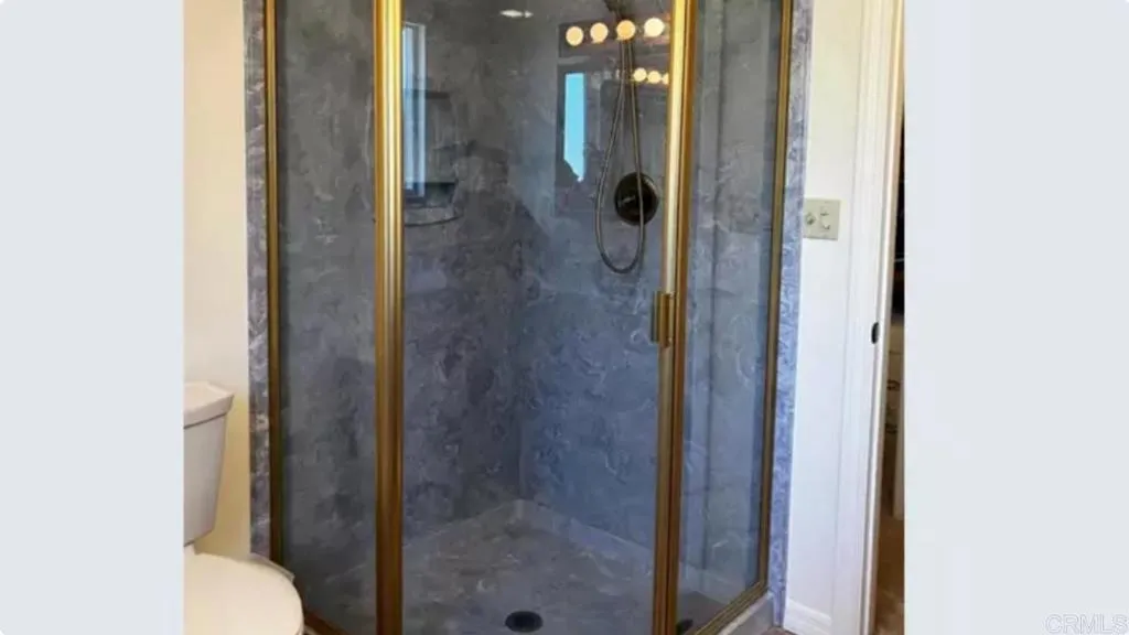 https://cdn.realtyfeed.com/cdn/127/306436488/18f8a8ab15df9107bcc6a4281a26f03c.webp