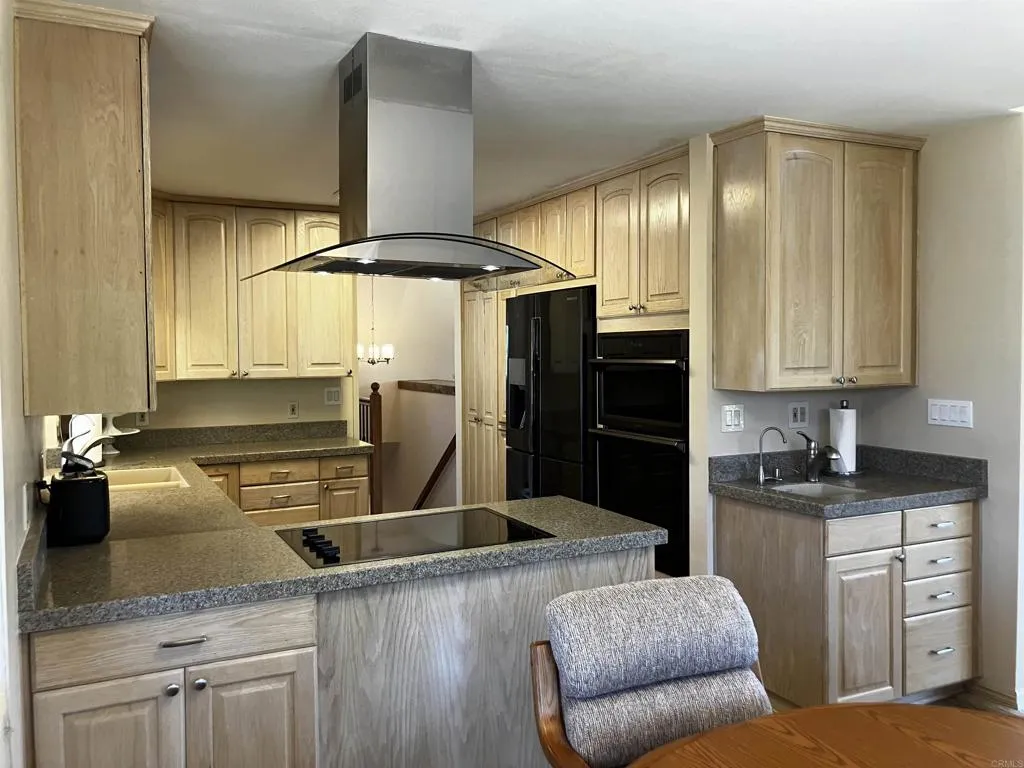 https://cdn.realtyfeed.com/cdn/127/306436488/80a172e3b5f11f16151a9442022fb035.webp