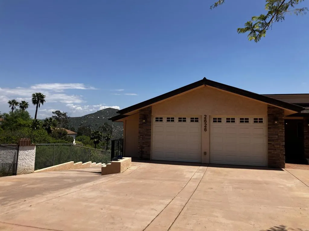 https://cdn.realtyfeed.com/cdn/127/306436488/9708d50d50eec524cb644ebc82173604.webp