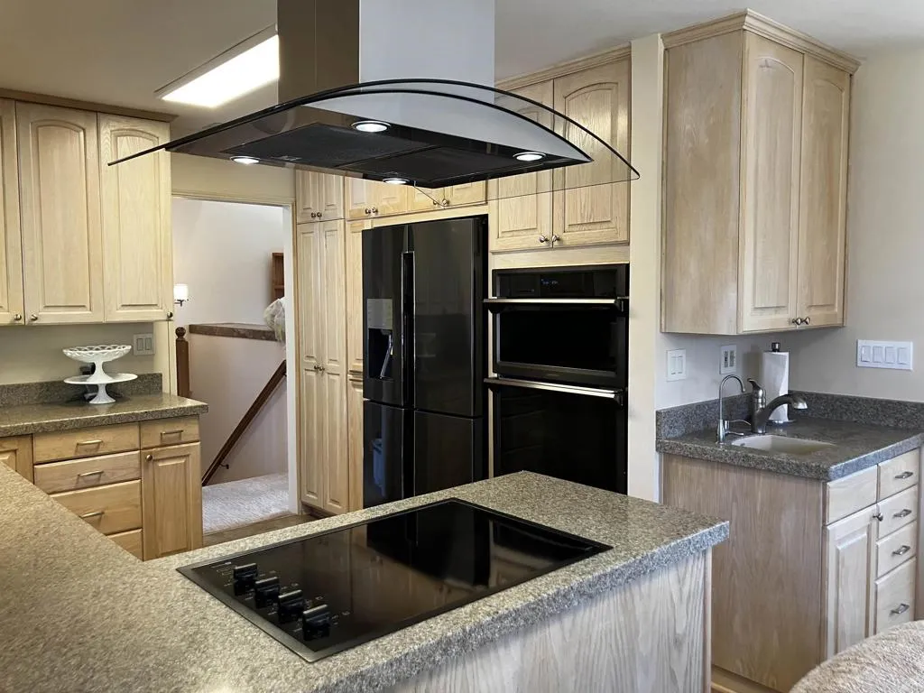 https://cdn.realtyfeed.com/cdn/127/306436488/bac8341a3b5fce4b10d30712eee255ab.webp