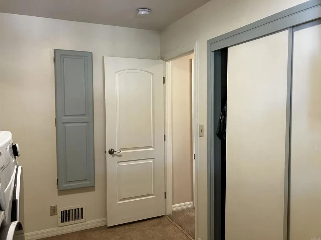 https://cdn.realtyfeed.com/cdn/127/306436488/c0b9ef6233f0d97da96dece064525e65.webp