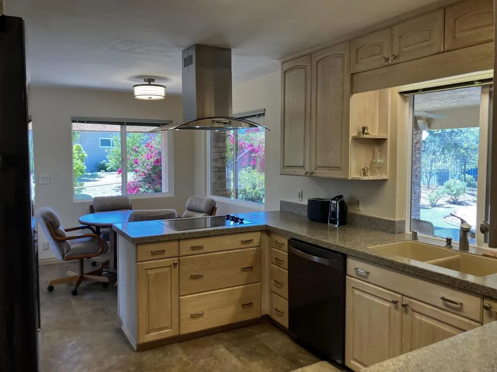 https://cdn.realtyfeed.com/cdn/127/306436488/c2d7f9d661b15a42fc3d55cfe9791cb7.webp