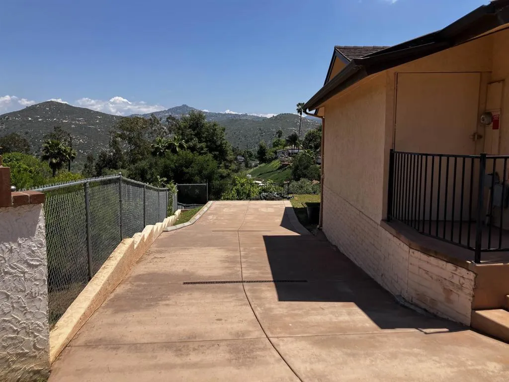 https://cdn.realtyfeed.com/cdn/127/306436488/ef7492ac82190c0542e2cd5658ff7aea.webp