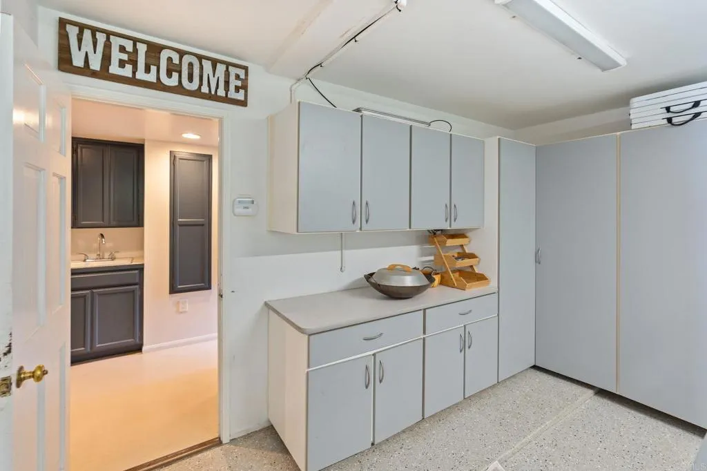 https://cdn.realtyfeed.com/cdn/127/306436517/2a92a0d7997c4ca183909ce6df6d7781.webp