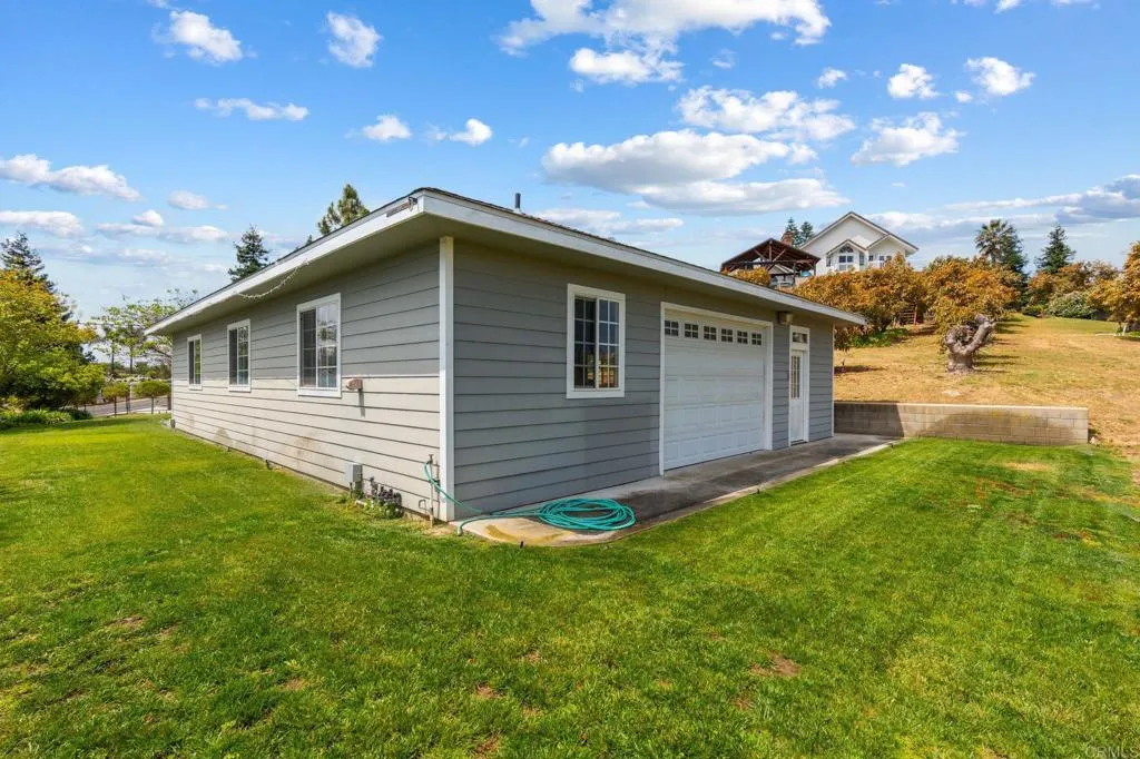 https://cdn.realtyfeed.com/cdn/127/306436517/2cbcc22ddc6d745e6c3204bd7996d2d8.webp