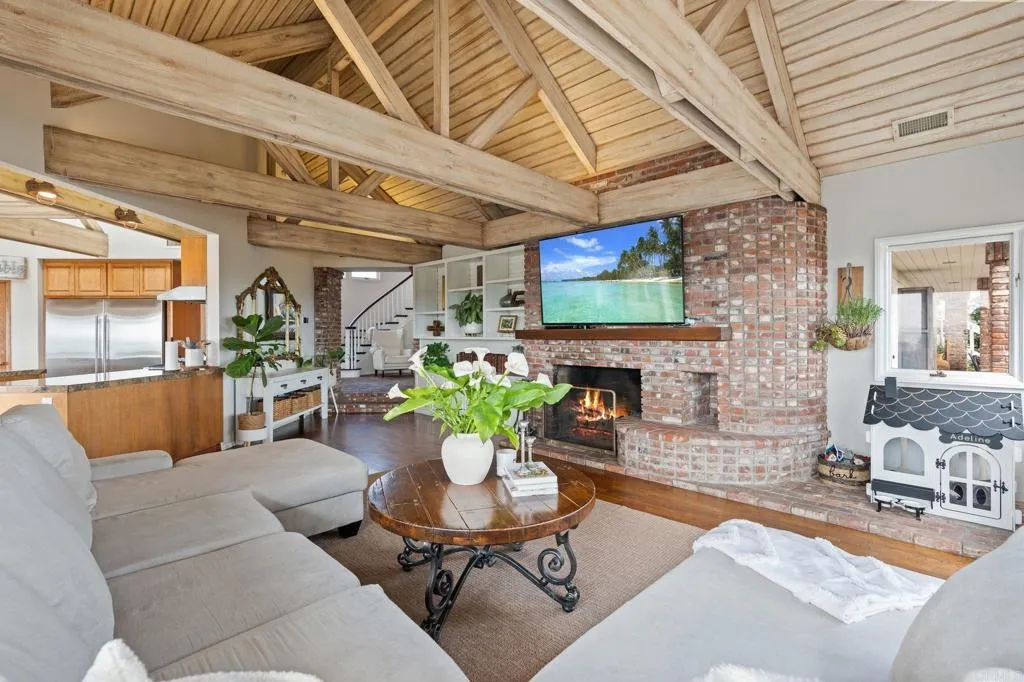 https://cdn.realtyfeed.com/cdn/127/306436517/32082b8b23387421b7e45631b87f4782.webp