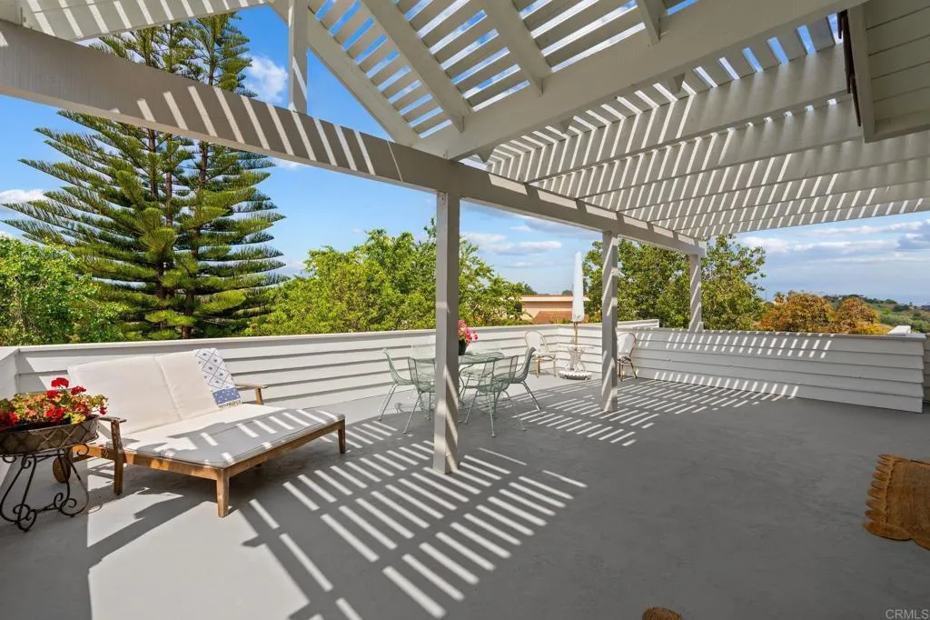 https://cdn.realtyfeed.com/cdn/127/306436517/549605e1a4ea3498bace441dc7a14978.webp