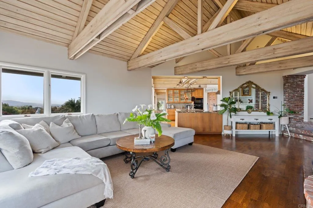 https://cdn.realtyfeed.com/cdn/127/306436517/ad6f67a5331f9d1e6a701a460290dc38.webp