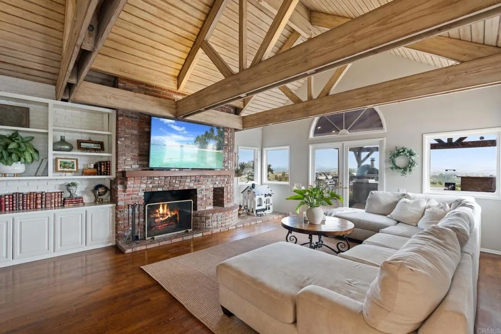 https://cdn.realtyfeed.com/cdn/127/306436517/b2989cb537effa81bd0460868f6493d1.webp
