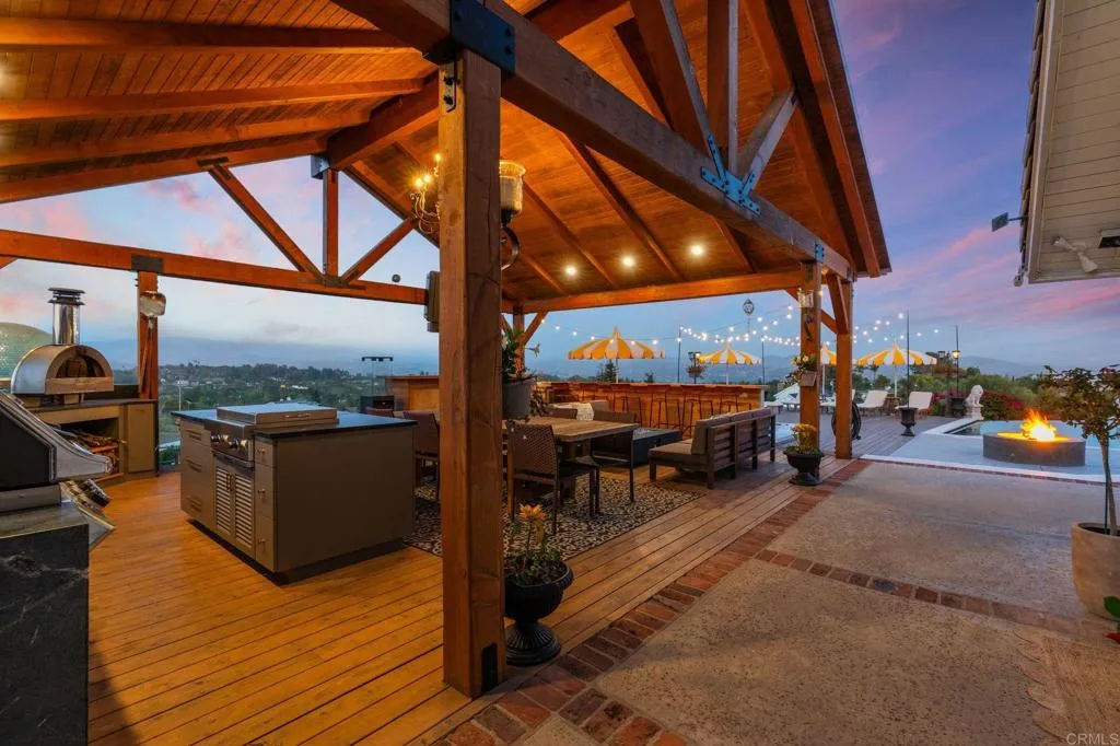 https://cdn.realtyfeed.com/cdn/127/306436517/ea6f975cfa66cfeb0557b3e562e5ab13.webp