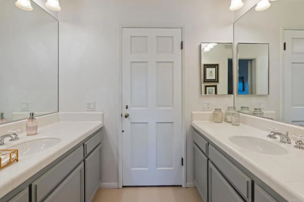 https://cdn.realtyfeed.com/cdn/127/306436517/fa90567663a562f93cda083e8c0909f6.webp