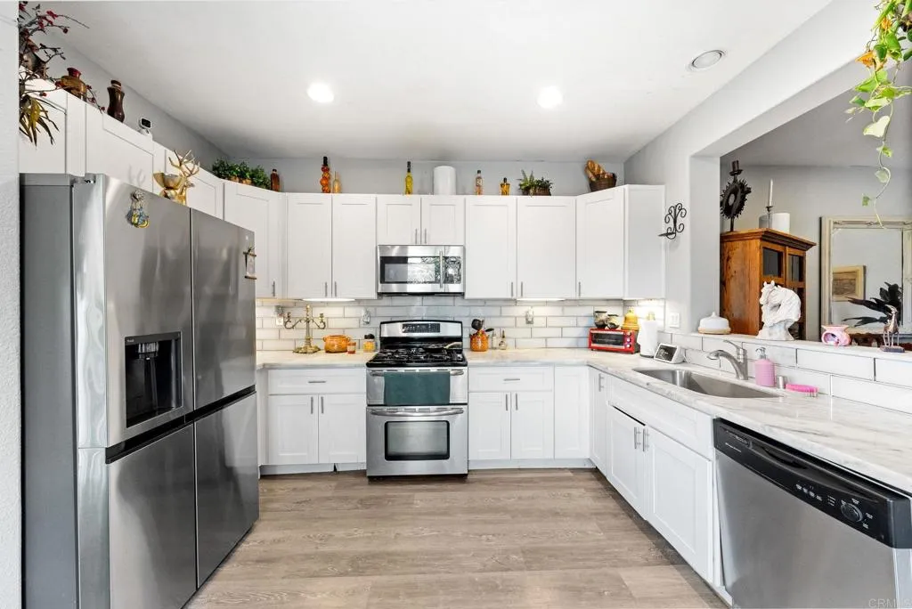 https://cdn.realtyfeed.com/cdn/127/306436776/0366ab7e33c389940e1e54b91623115c.webp