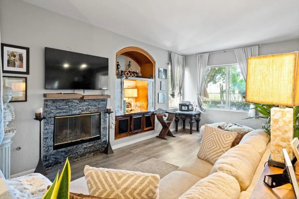 https://cdn.realtyfeed.com/cdn/127/306436776/0e3c7d6c9be34726d6acd124bb5f8e8b.webp