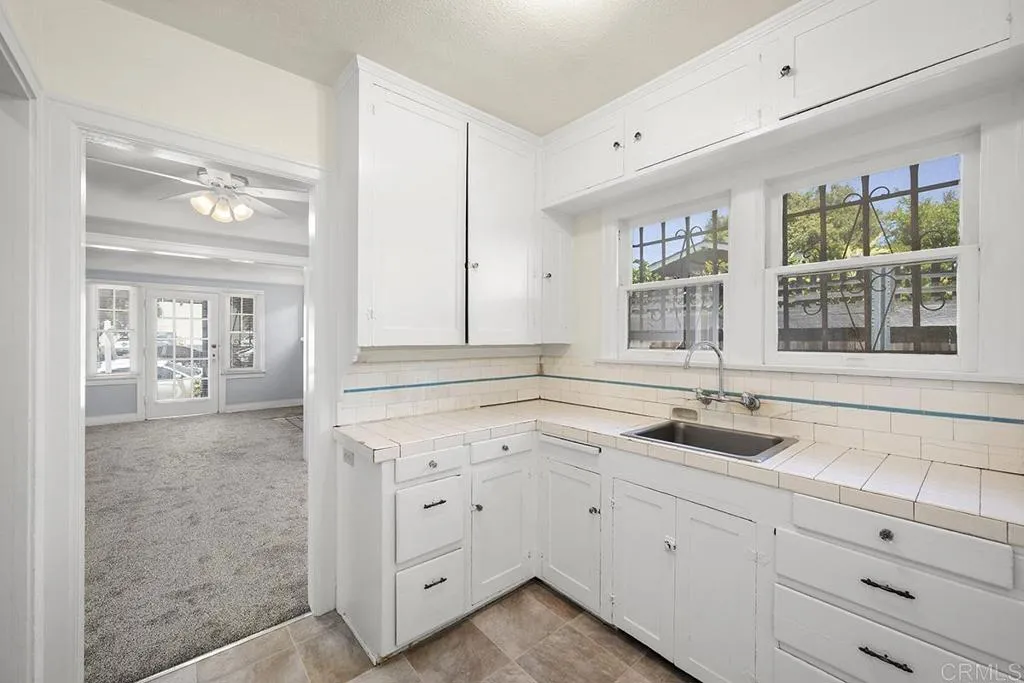 https://cdn.realtyfeed.com/cdn/127/306436965/37f1fee5bee20f909f6dcb23703084f1.webp