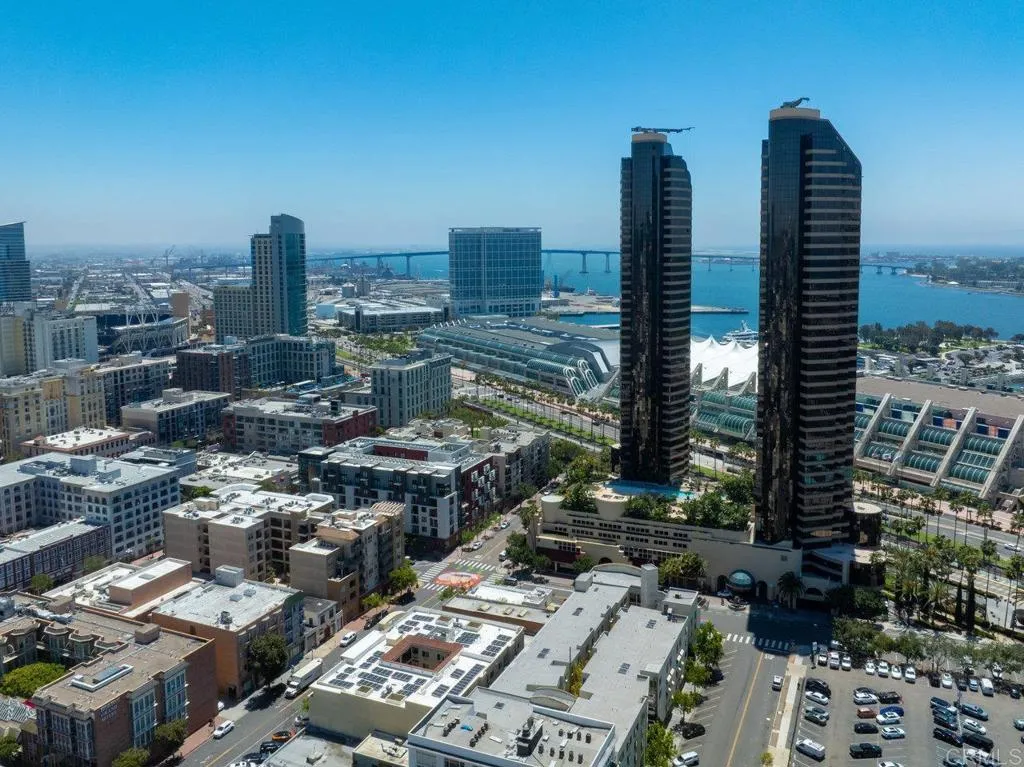 https://cdn.realtyfeed.com/cdn/127/306437108/d4119cd50d7c1f8c036edfb241cde3d2.webp