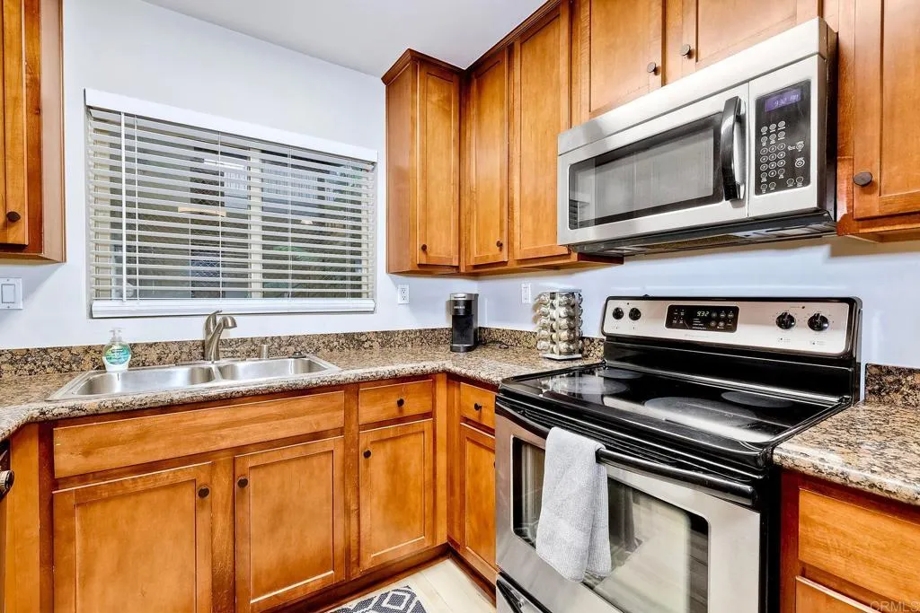 https://cdn.realtyfeed.com/cdn/127/306437125/fc6ba11e4eb7b8dda1be46e3d0a3b737.webp