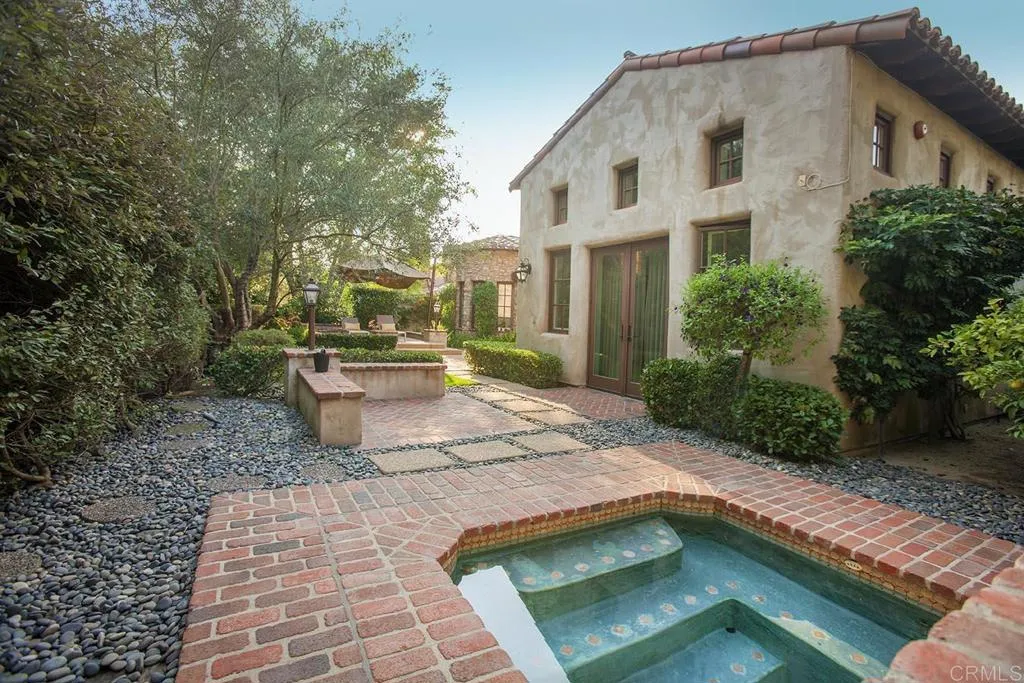 https://cdn.realtyfeed.com/cdn/127/306437199/029e51abab67ac4147c3e9b31e6dc2de.webp