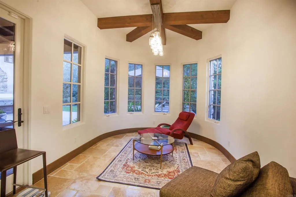 https://cdn.realtyfeed.com/cdn/127/306437199/55a4e3fdcd1a82c3e8e14acc47ab37a1.webp