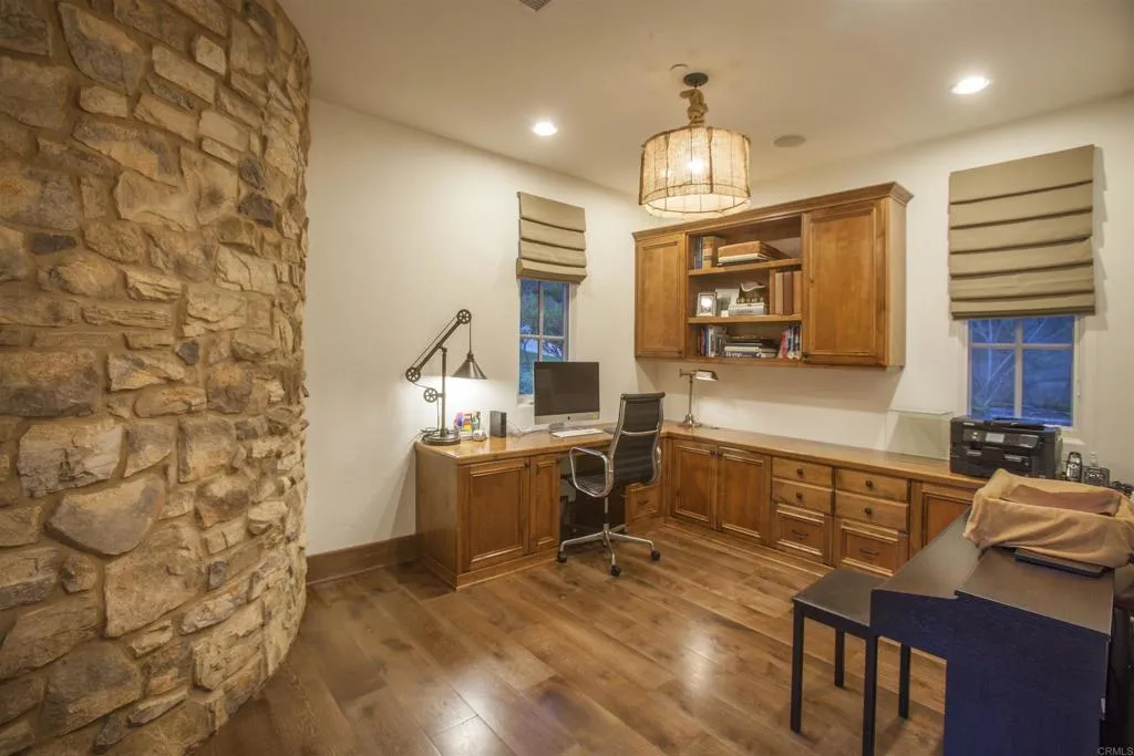 https://cdn.realtyfeed.com/cdn/127/306437199/b4982b94dab4cea9813ecfedf5d2b74f.webp