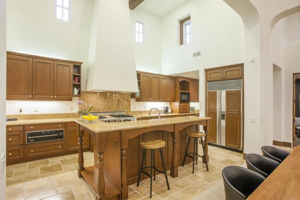 https://cdn.realtyfeed.com/cdn/127/306437199/b541ec817b30568e0cc2082cea689211.webp