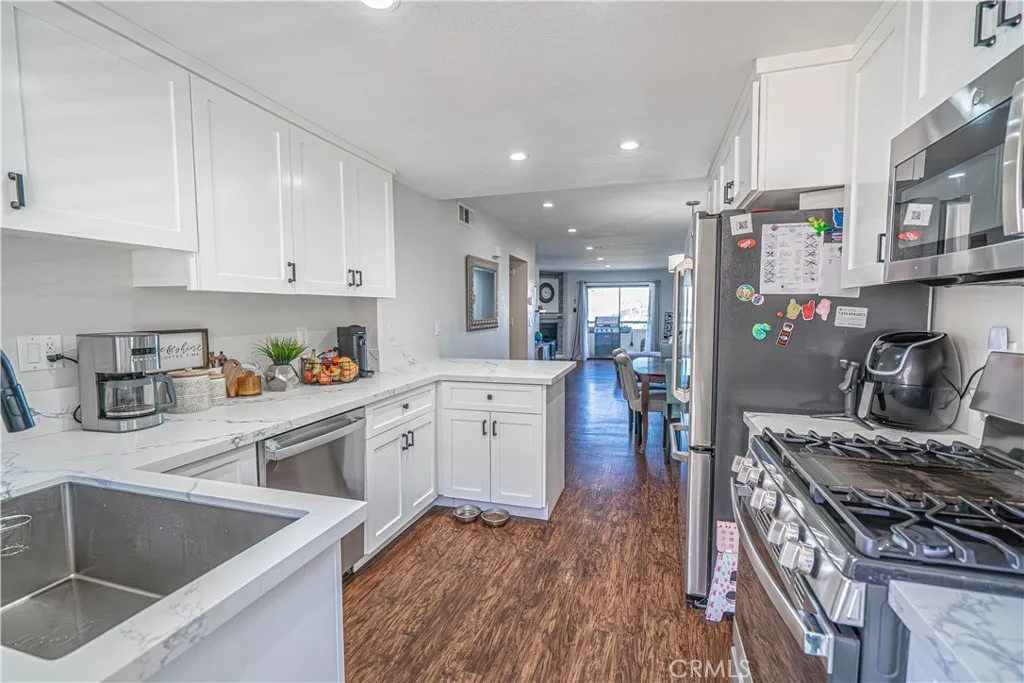 18111 Erik Court Unit 445, Canyon Country, Ca 91387 - Photo 4 of 29, Canyon Country, CA