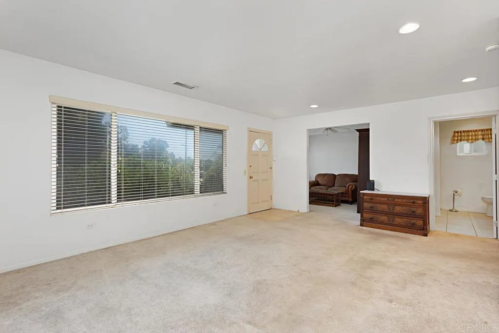 https://cdn.realtyfeed.com/cdn/127/306437352/408bbc2fac1831838a8077f7e66ba3d5.webp