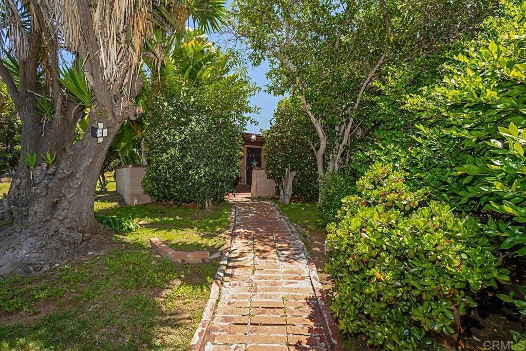 https://cdn.realtyfeed.com/cdn/127/306437352/b751ac7b96bf3ef87e8a640be3da3d23.webp