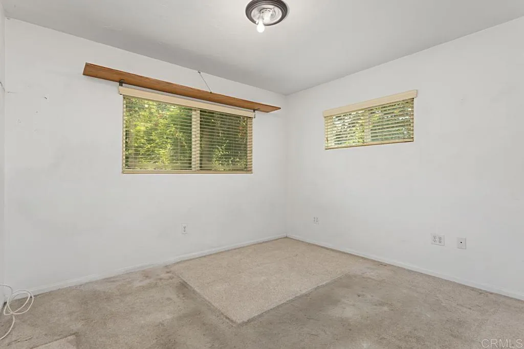 https://cdn.realtyfeed.com/cdn/127/306437352/b8b37d58a0acbd8e3bb46de2dff2c745.webp
